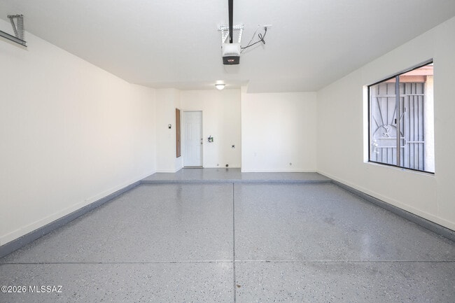 Building Photo - 10140 E Karen Pl