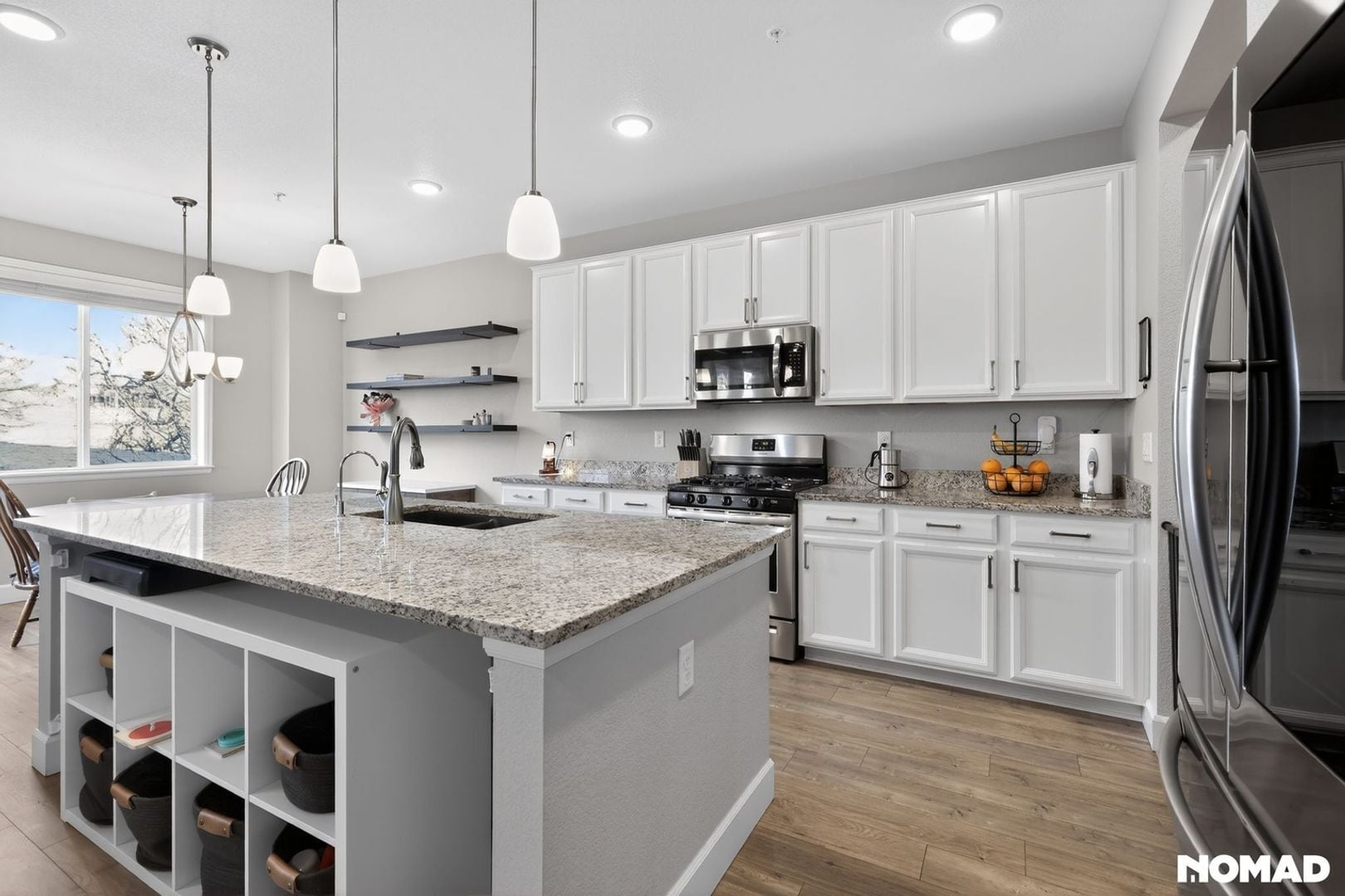 Building Photo - 15627 Kitchener Way