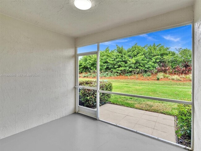 Building Photo - 8 Key W Ct