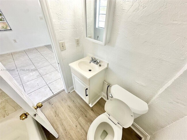 Building Photo - 1278 NW 44th St