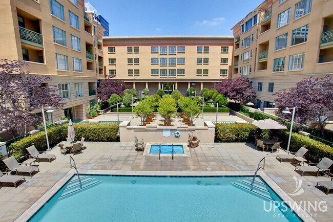 Building Photo - Paseo Plaza Condo For Rent in the Heart of...
