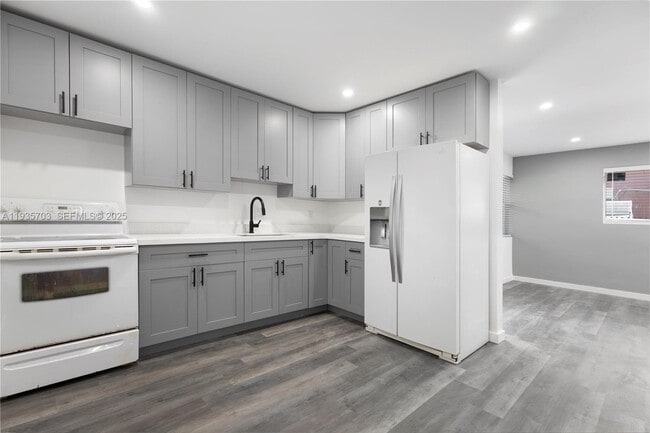 Building Photo - 28 NW 34th Terrace