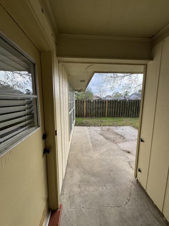 Building Photo - 1413 Briarhurst Dr