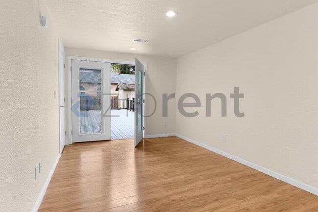 Building Photo - 1413 12th St NE