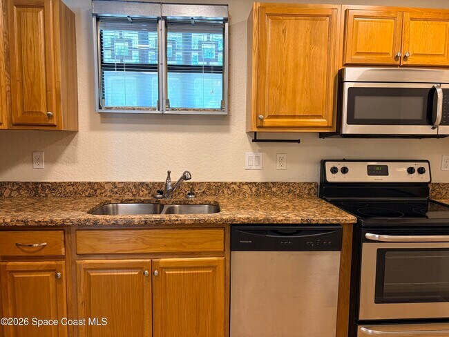 Building Photo - 1464 Guava Ave