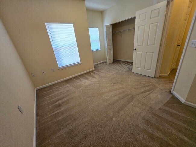 Building Photo - 2/2.5 Townhome in Magnolia Place