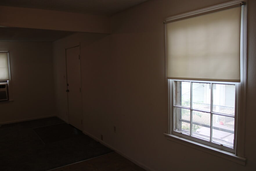 Building Photo - 4407 E Bayley St