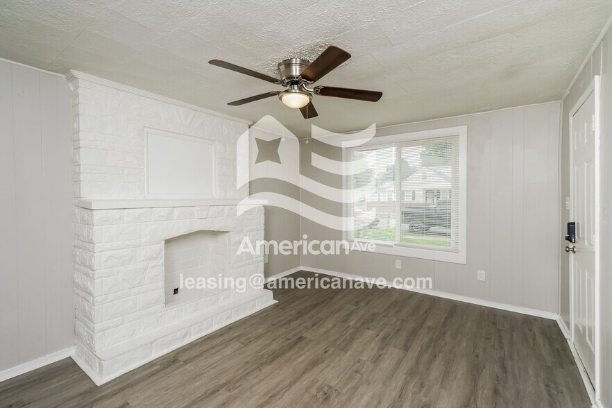 Building Photo - 920 Brentwood Ave