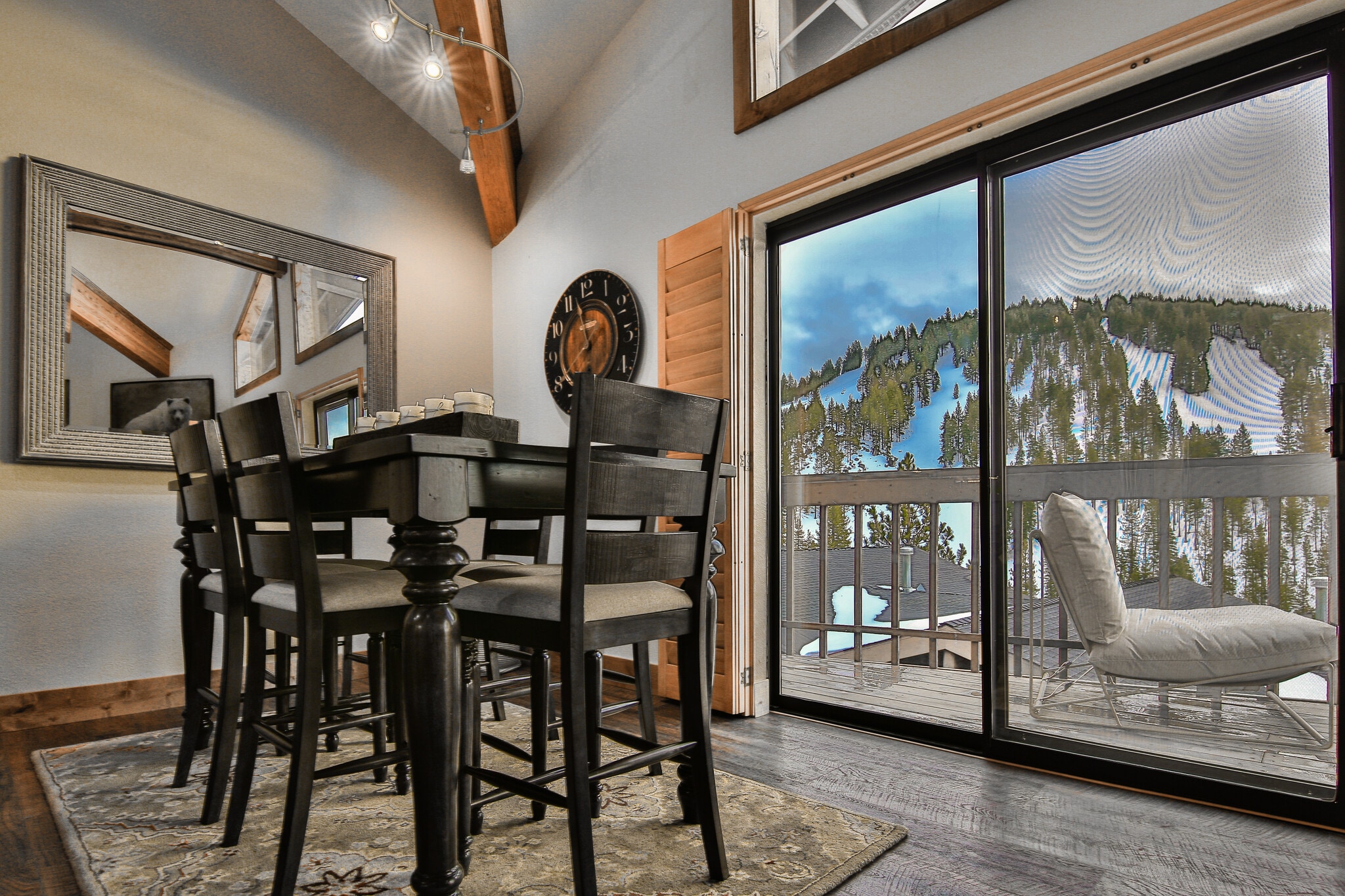 Dining Room - 400 Fairview Blvd