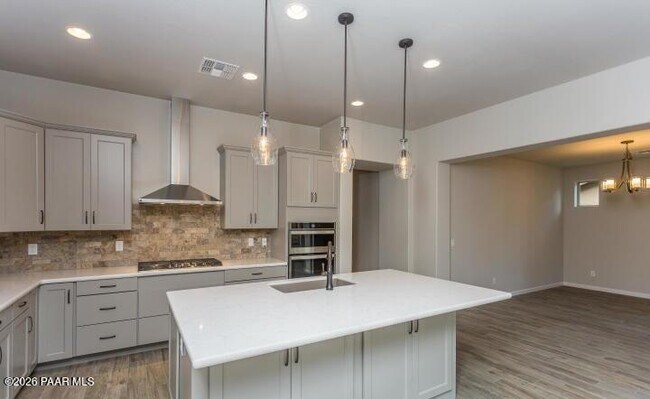 Building Photo - 488 Isabelle Ln