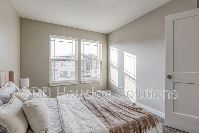 Building Photo - 2913 S Harvard Ave