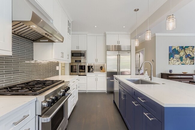 Building Photo - Beautiful Fully Furnished New Build in New...