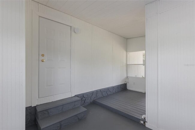 Building Photo - 814 Roseapple Ave