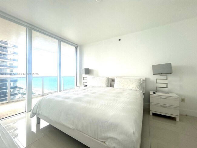 Building Photo - 1830 S Ocean Dr