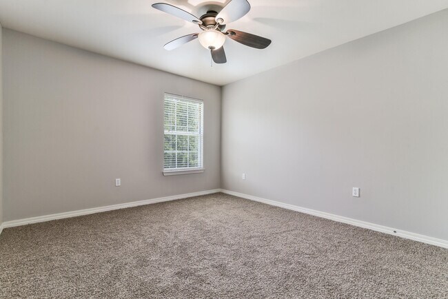 Building Photo - 124 Peoria Blvd