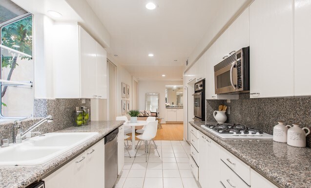 Kitchen - 1923 Selby Ave