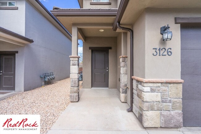 Building Photo - End Unit Fossil Hills Townhome with 3 Beds and 2.5 Baths