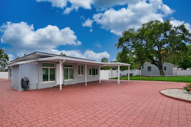 Building Photo - 6120 Hayes St