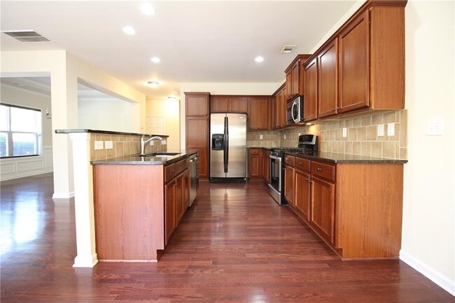 Building Photo - 13294 Kemper Rd