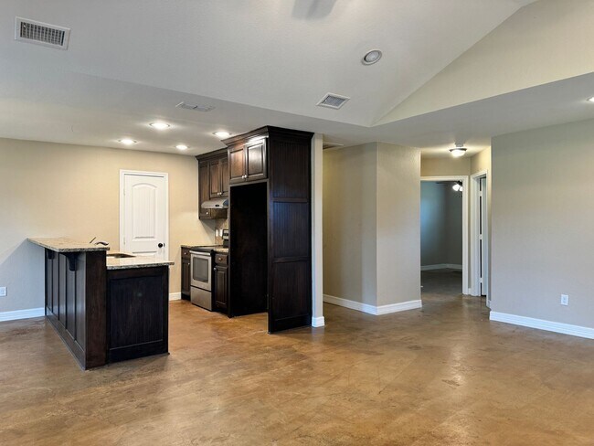 Building Photo - 15786 County Rd 472