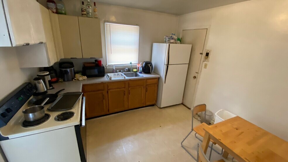 Building Photo - 114 Lucas Dr