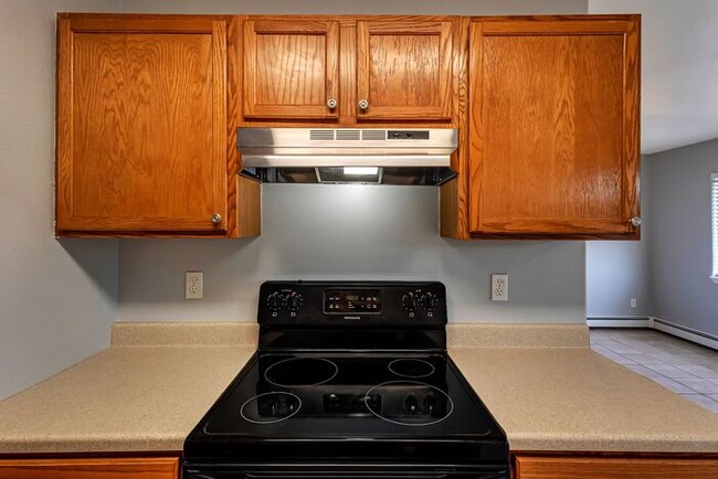 Building Photo - For Rent – Spacious 3 Bed / 2 Bath Duplex