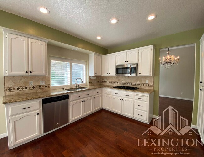 Building Photo - 6118 Cameo Dr