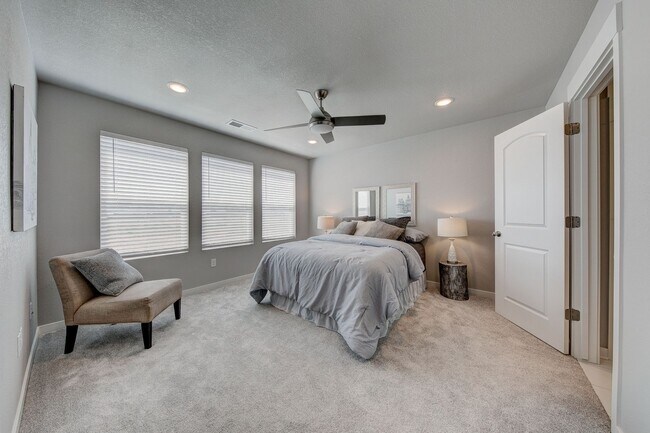 Building Photo - Gorgeous New Build 3 Bed 2 1/2 Bath in Tim...