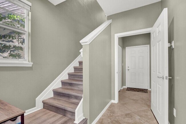 Building Photo - 136 Regions Way