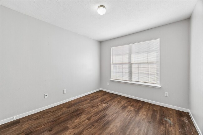 Building Photo - 19811 Shores Edge Dr