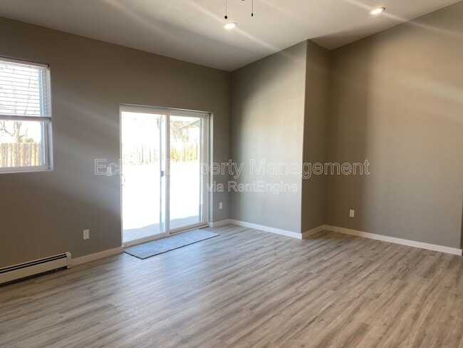 Building Photo - 511 Crestone Ave