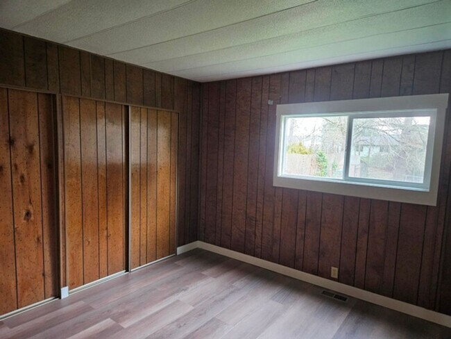 Building Photo - 3Bd/2Ba Manufactured Home - For viewing!