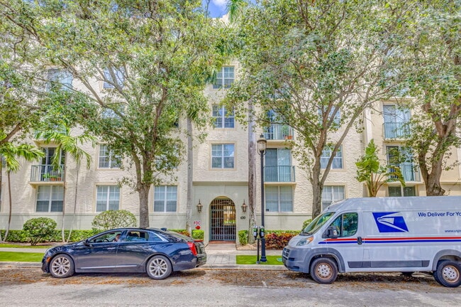 Building Photo - 550 Okeechobee Blvd