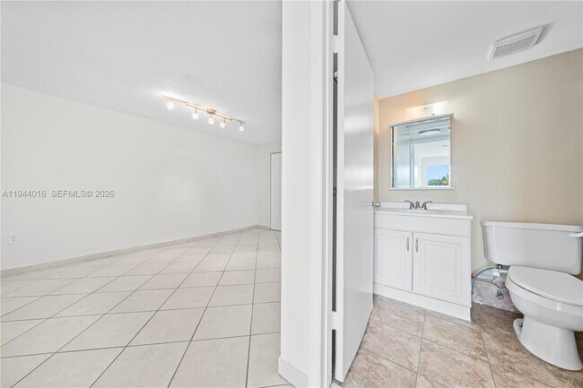 Building Photo - 1975 Normandy Dr