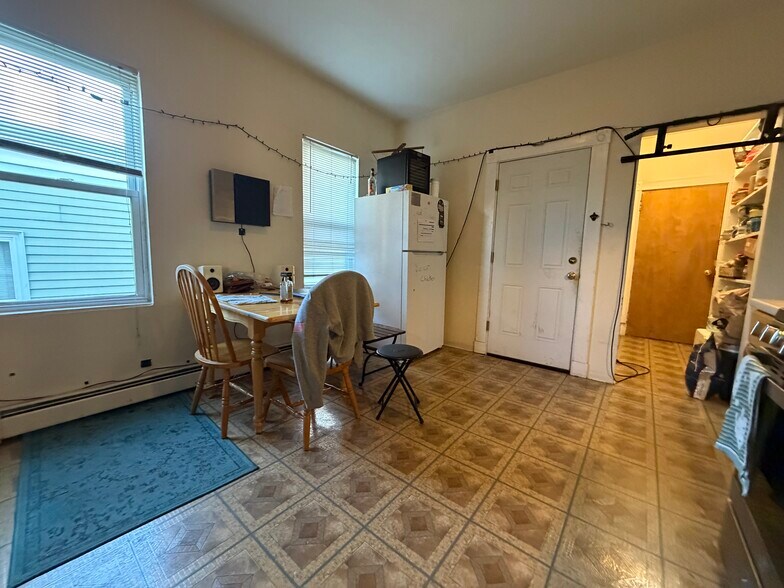 Building Photo - 34 Darling St