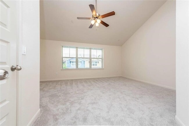 Building Photo - 1620 Bryant Dr