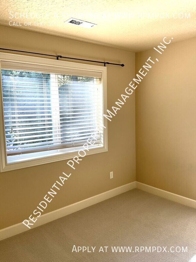 Building Photo - 18278 SW Santoro Dr