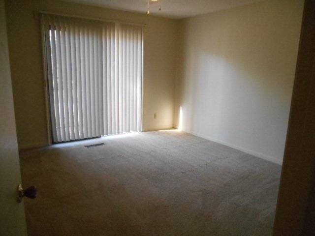 Building Photo - Townhouse For Rent