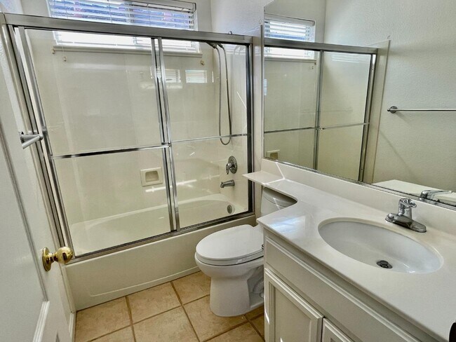 Primary Photo - 509 Breakwater Dr