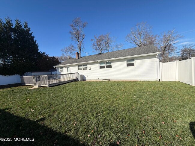 Building Photo - 710 Dow Ave