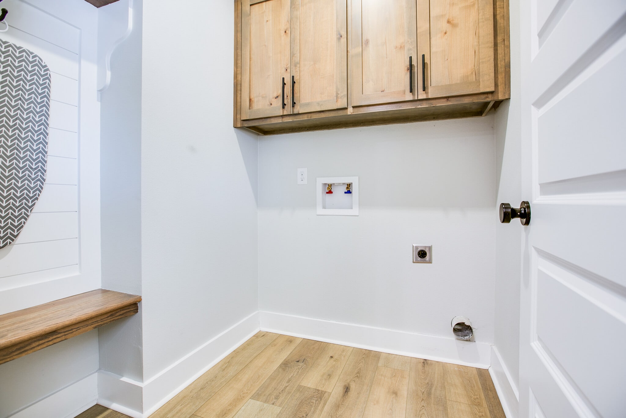 Building Photo - 1009 Holiday Dr