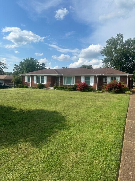 Building Photo - 2916 Windemere Cir