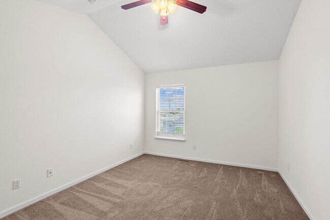 Building Photo - 2500-2502 Northampton Dr.