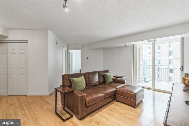 Building Photo - 7500 Woodmont Ave