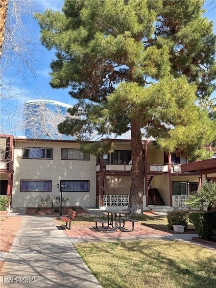 Building Photo - 350 E Desert Inn Rd