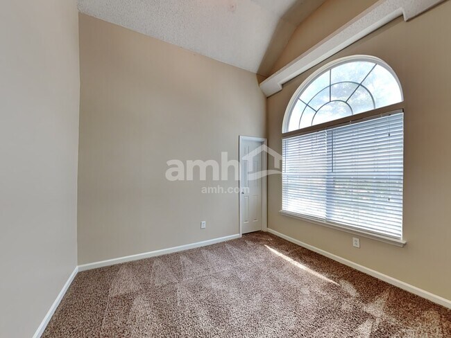 Building Photo - 551 Rosalind Terrace
