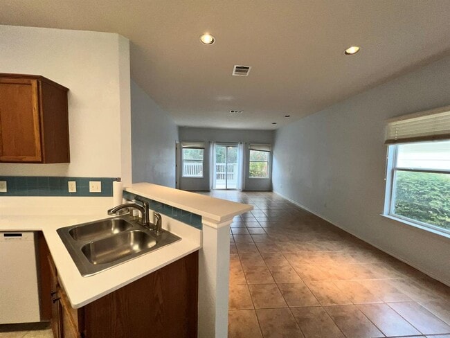 Building Photo - 1310 E 3rd St