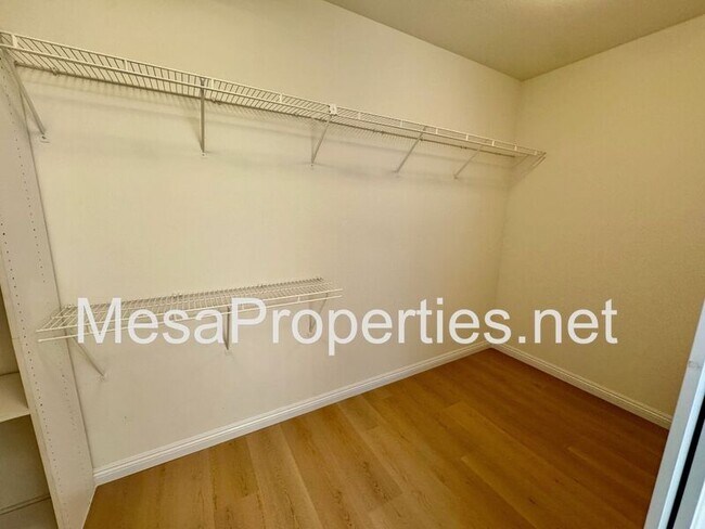 Building Photo - 6695 Goldy St