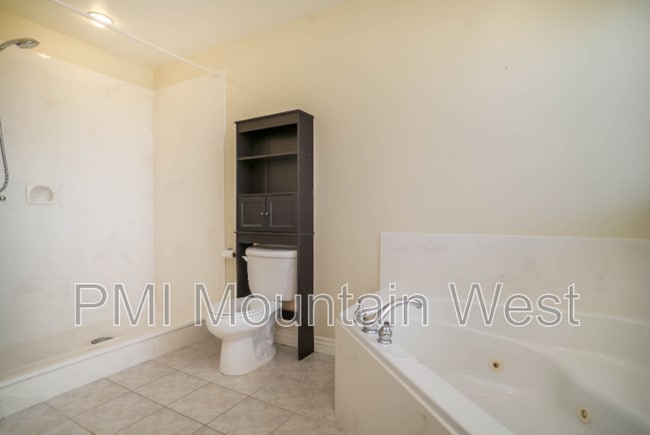 Building Photo - 144 S Mountain Rd