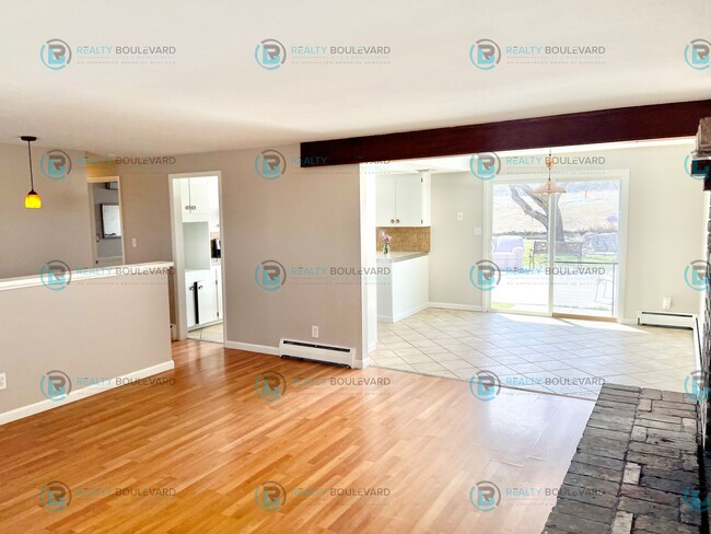 Building Photo - Perfect home in Reno with 2 car garage, ba...